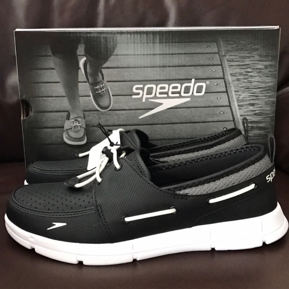 Speedo women shoes size varies